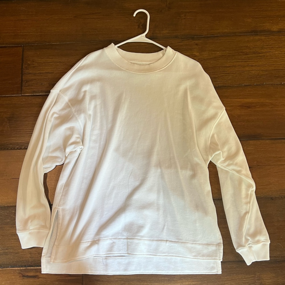 American Eagle White Crewneck Sweatshirt